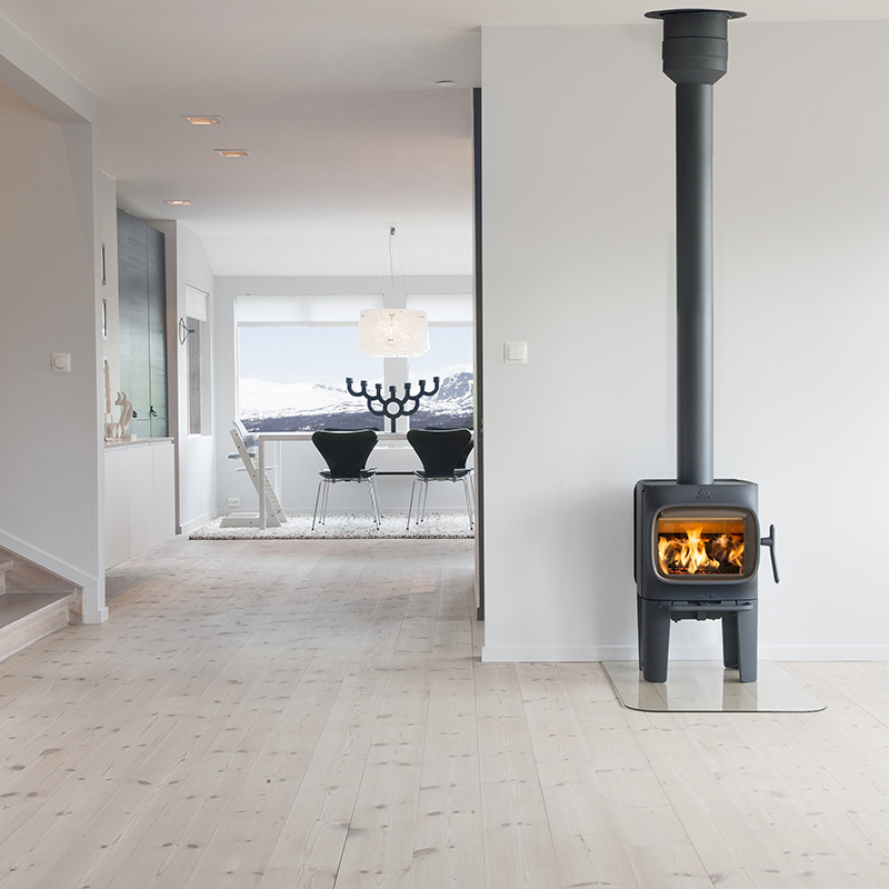 Jotul F105 Woodburner With Long Legs