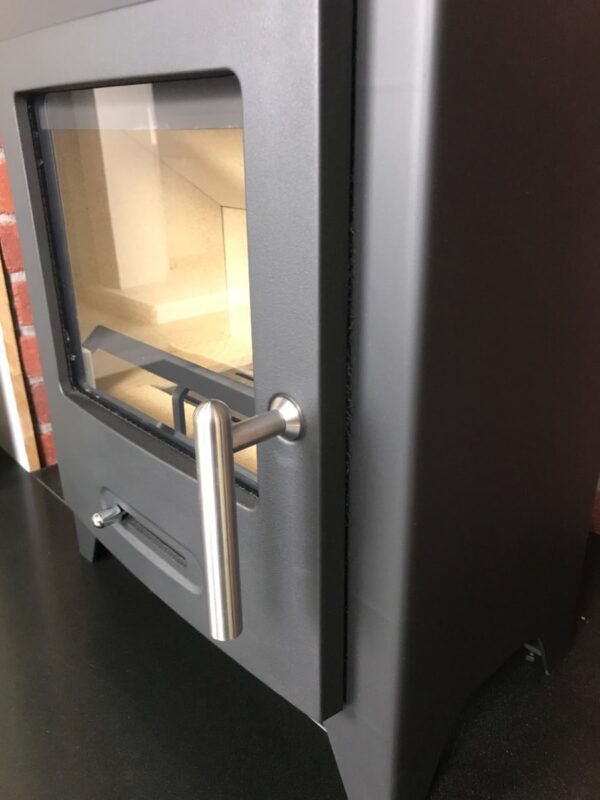 Pevex Bohemia X40 Cast Iron Door Multifuel Stove - Image 5