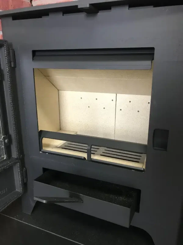 Pevex Bohemia X40 Cast Iron Door Multifuel Stove - Image 4