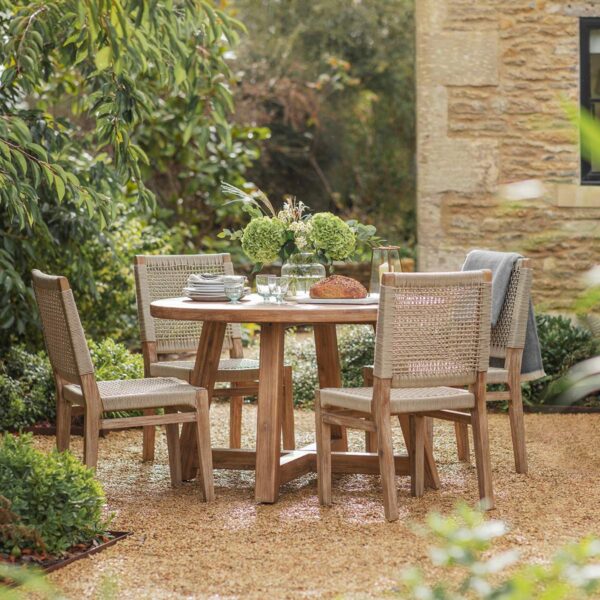 Garden Trading Chilford Solid Wood Round Dining Table