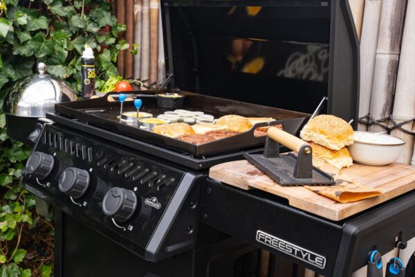 Napoleon Freestlye 24 Gas Plancha - Image 5