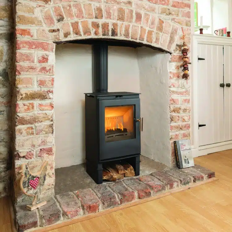 Beltane Brue SE with Logstore Multifuel Stove - Image 2