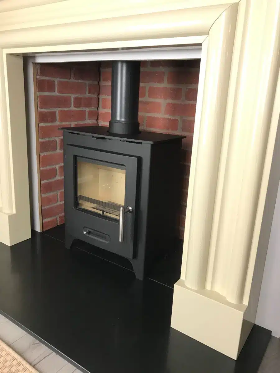 Pevex Bohemia X40 Cast Iron Door Multifuel Stove - Image 3