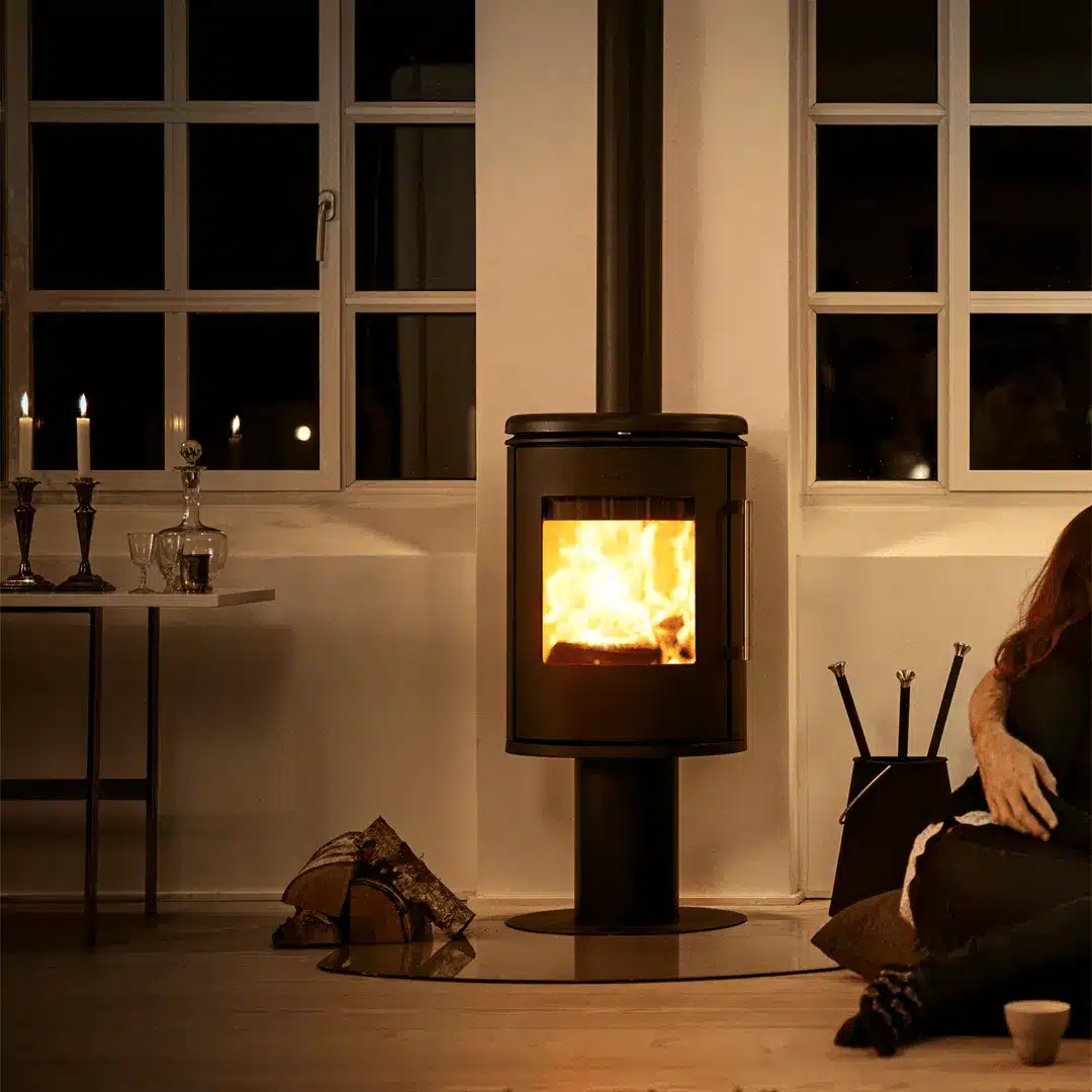 Morso 6848 Woodburning Stove with Pedestal Base - Image 5